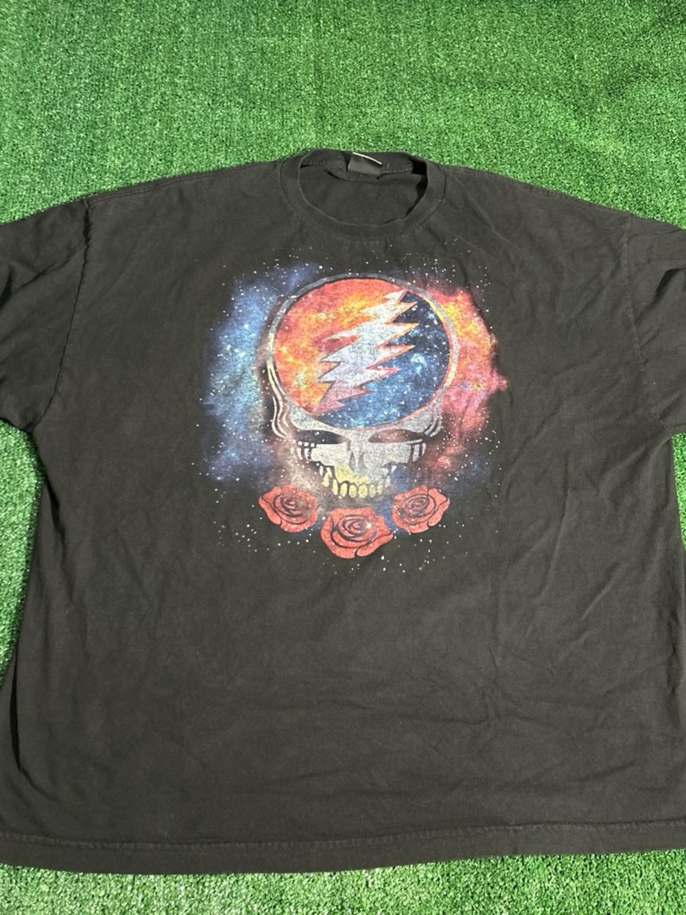 Vintage 90s Liquid Blue Black Grateful Dead Skull with Red Roses Graphic Tee